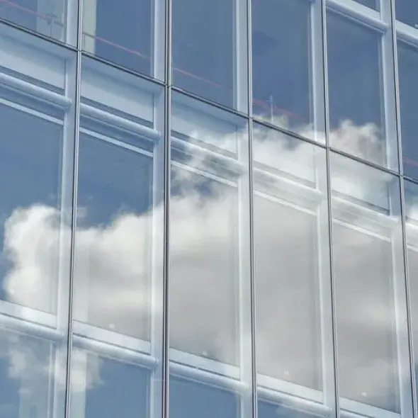 दरवाजे आणि खिडक्यांसाठी यूव्ही-प्रतिरोधक काच